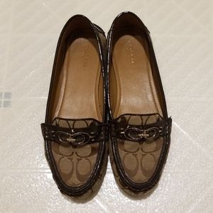COACH- Brown flats